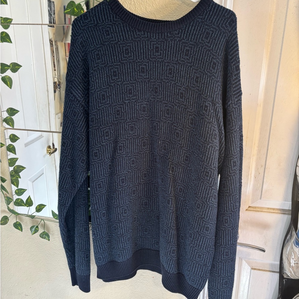 Elegant Navy Patterned Crewneck Sweater